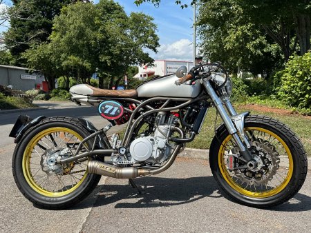 CCM Spitfire 600 Cafe Racer